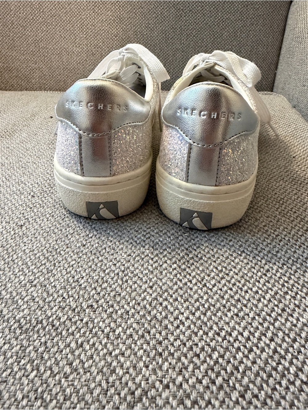 Skechers Iridescent Glitter Low-Top Sneakers - White - Picture 4 of 7